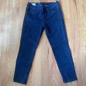 GAP Universal Mid Rise Jegging